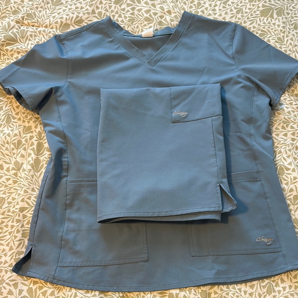 C Saucy Scrub Set